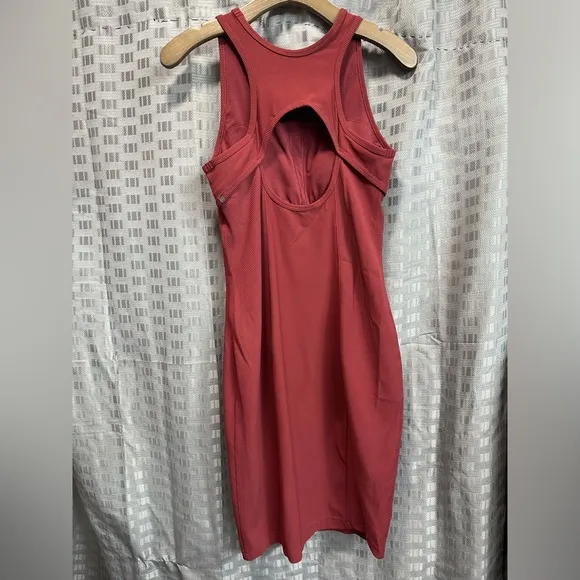 Lululemon‎ Brunch and Back Dress Chianti. Color Garnet like new .
