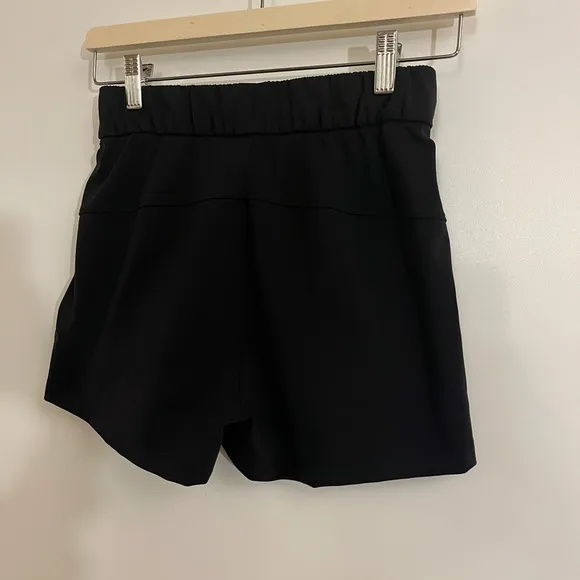 Lululemon On the Fly Short *2.5&quot; Black 2