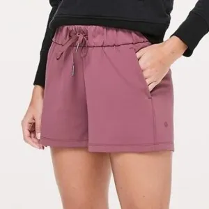 Lululemon On The Fly Short 2.5&quot; Misty Merlot Sz 4 Luxtreme