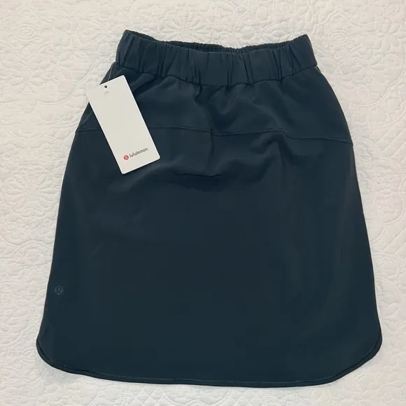 Lululemon On The Fly Skirt *21&quot; Size 4 NWT