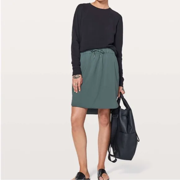 Lululemon On The Fly Skirt *21&quot; Size 4 NWT