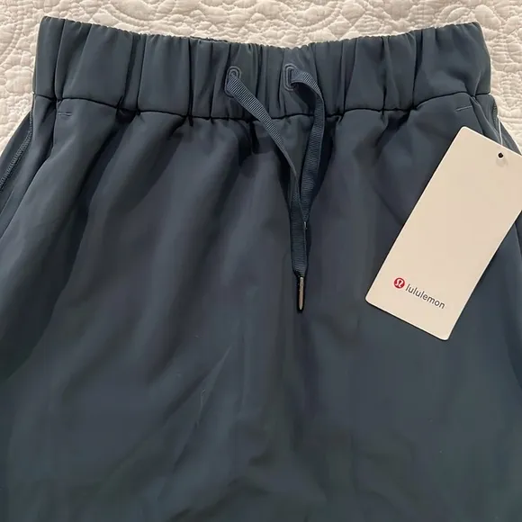 Lululemon On The Fly Skirt *21&quot; Size 4 NWT