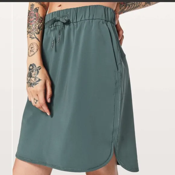 Lululemon On The Fly Skirt *21&quot; Size 4 NWT