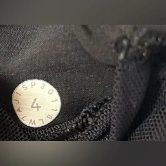 Lululemon On The Fly Short*2.5&quot; in Heathered Black