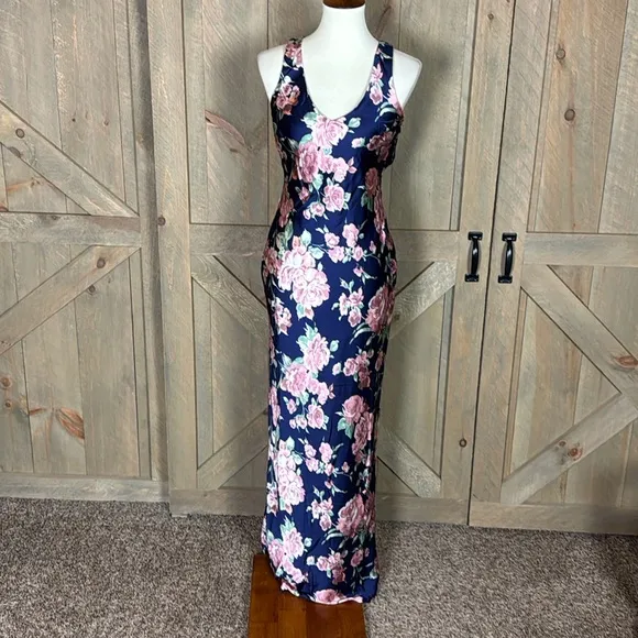 Lulu’s Stunning Blossom navy blue floral satin backless maxi dress Size Small