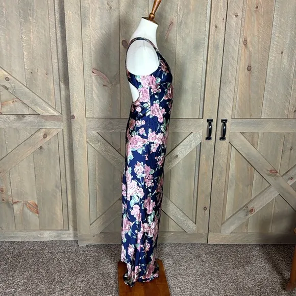 Lulu’s Stunning Blossom navy blue floral satin backless maxi dress Size Small