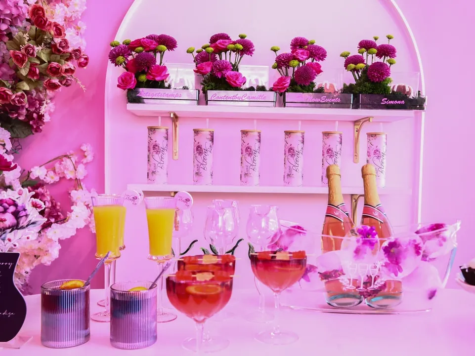 Luxe Bloom Bar   Lounge