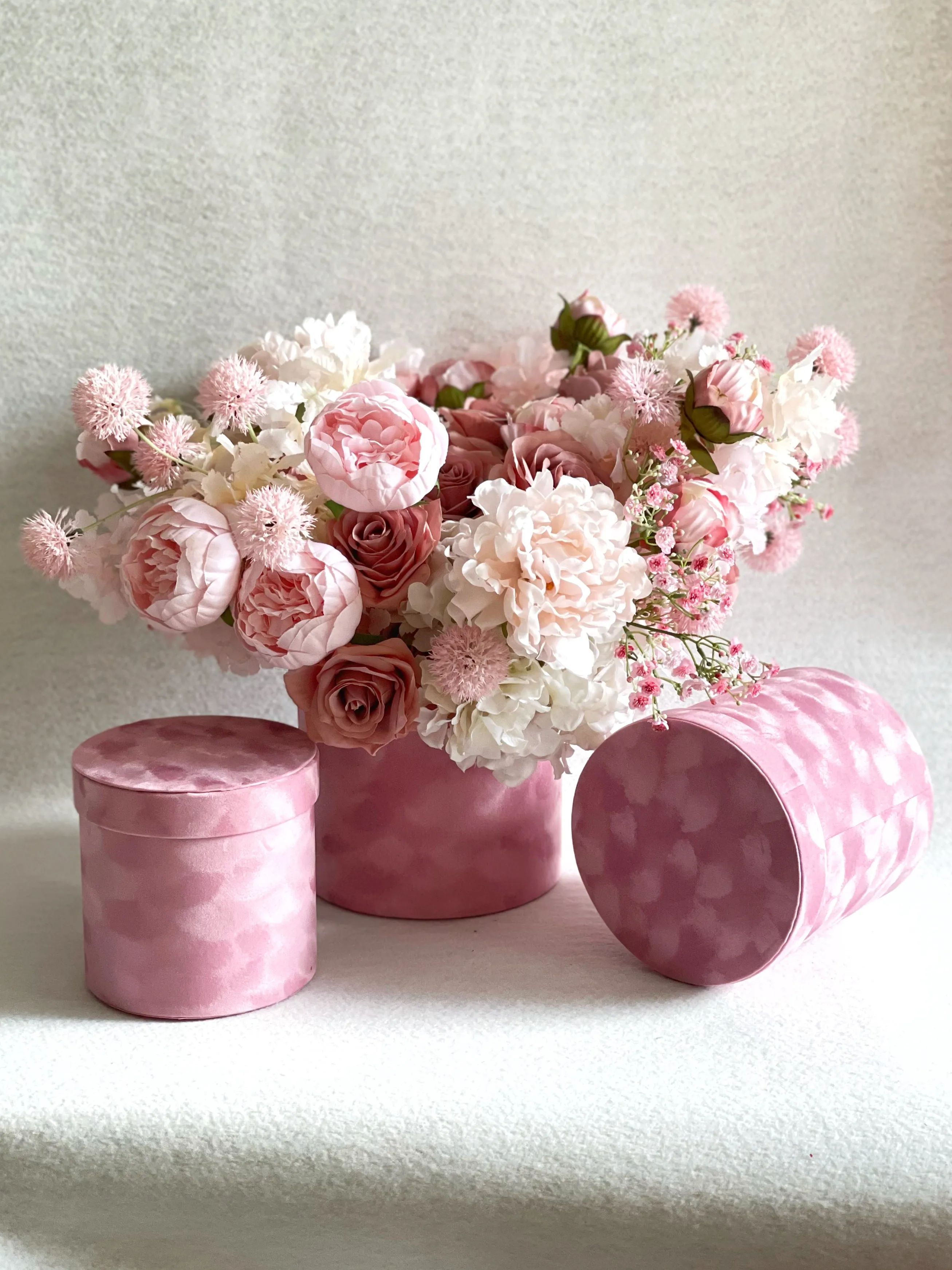 Luxury Velvet Cylinder Gift Box with Lid