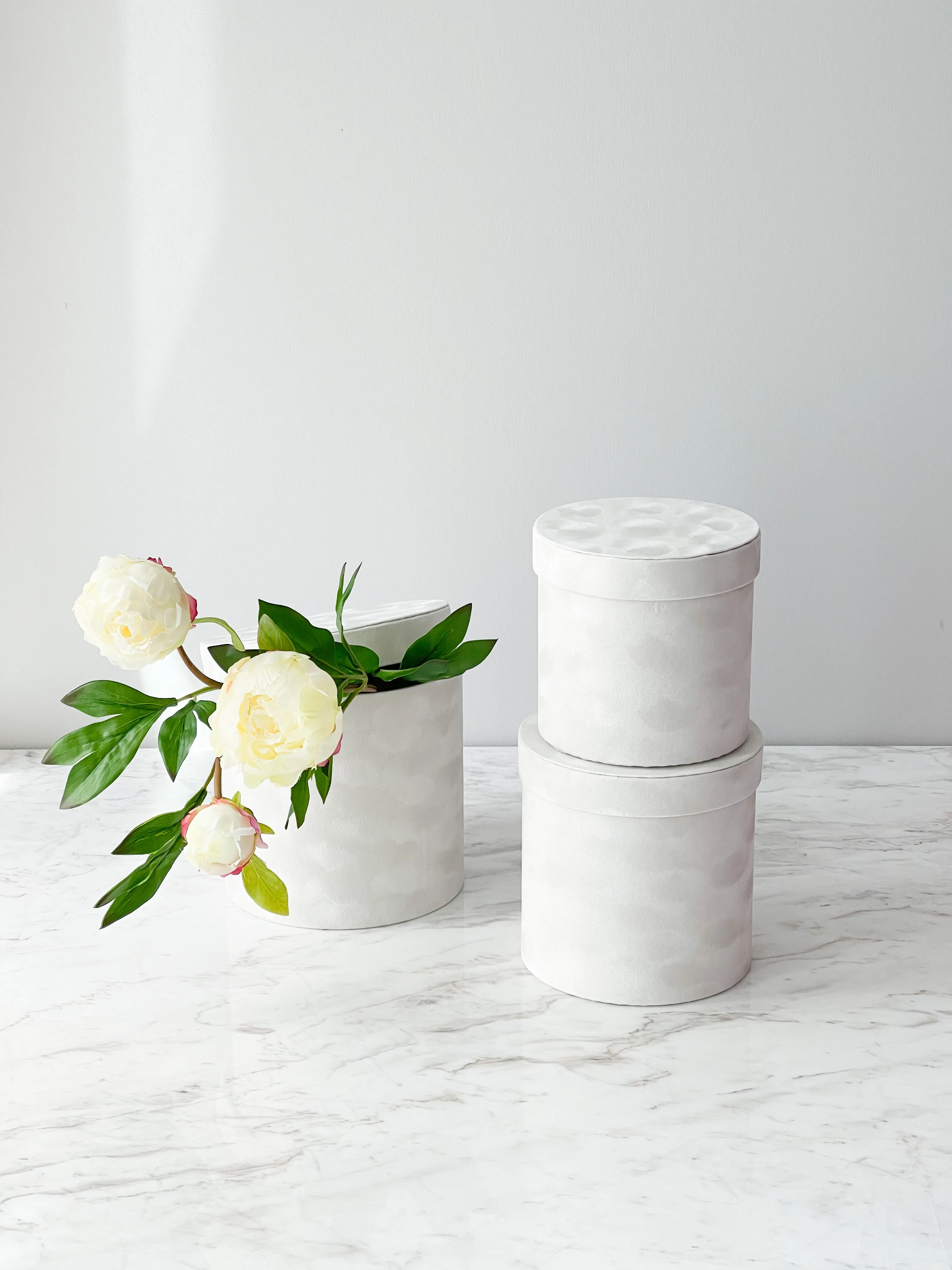Luxury Velvet Cylinder Gift Box with Lid