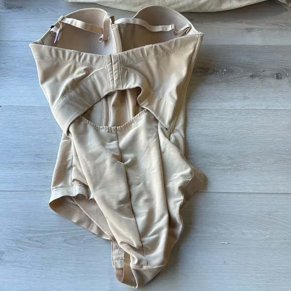 Maidenform Ultra-Firm Convertible Body Shaper w/ Built-In Underwire Bra 36D Nwt