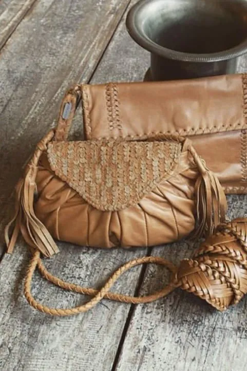 Maya Clutch
