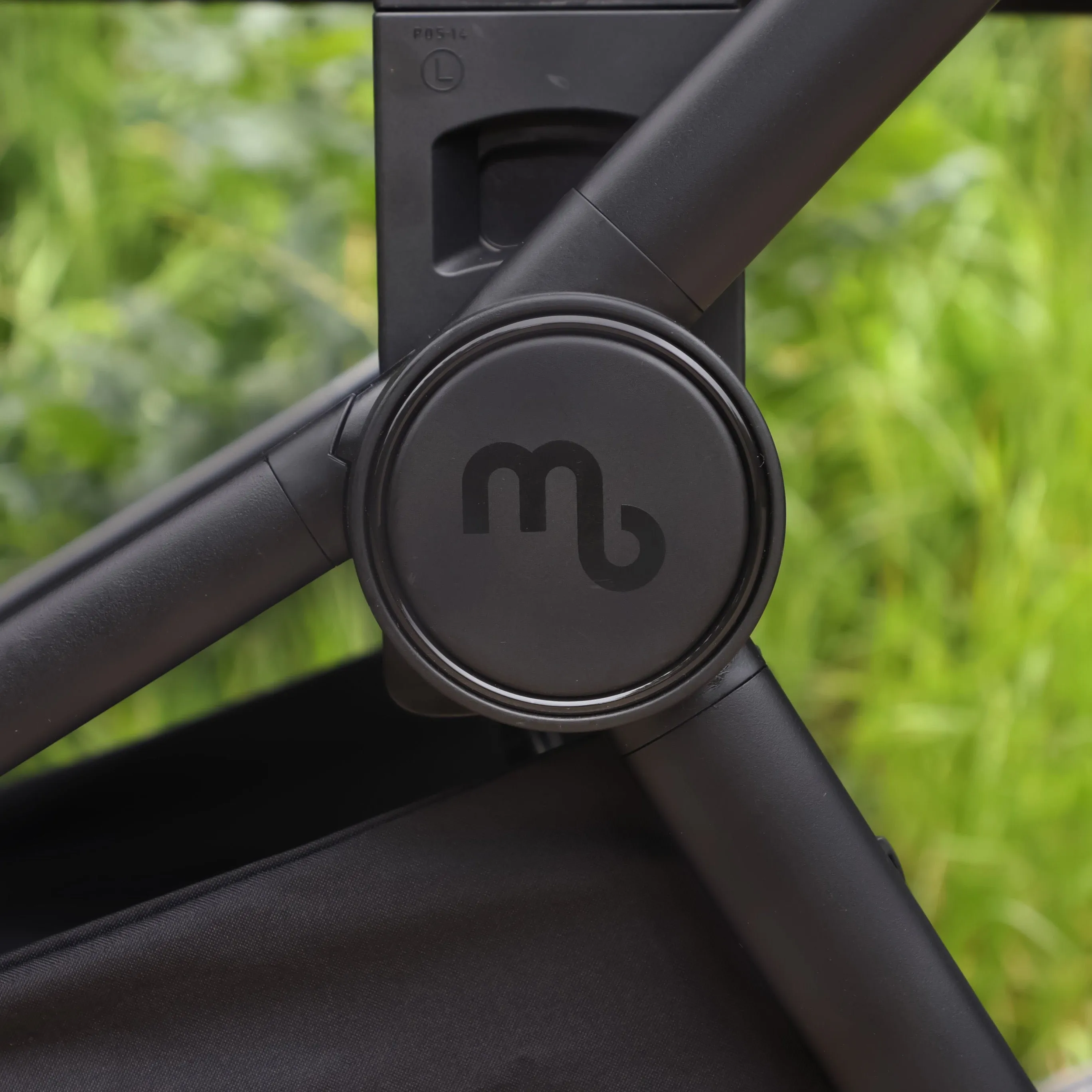 MB450i 3-in-1 Travel System with Base - Black