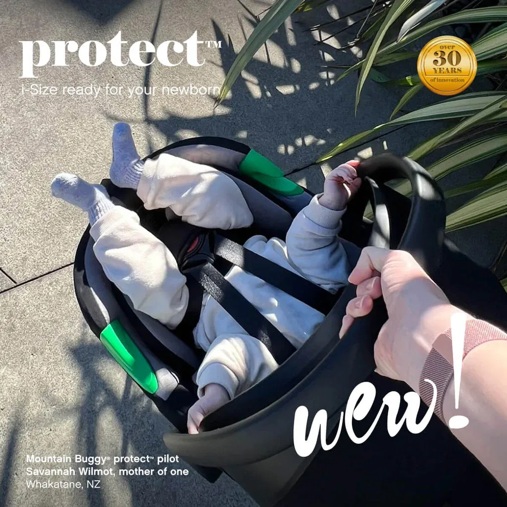 Mountain Buggy Protect i-Size Car Seat & Isofix Base