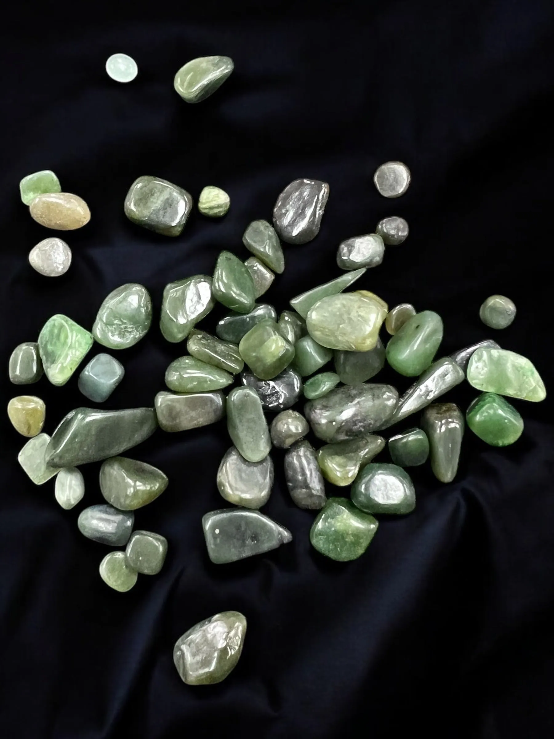 Nephrite Jade Gemstone Chips