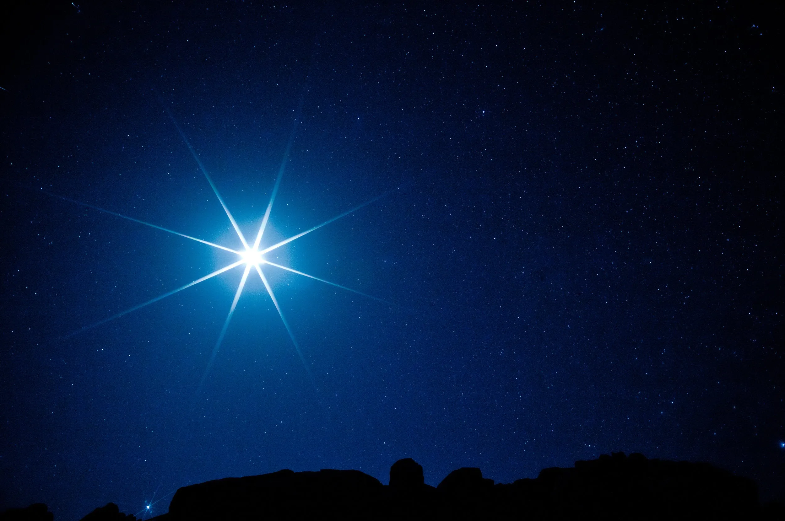 NORTH STAR NECKLACE