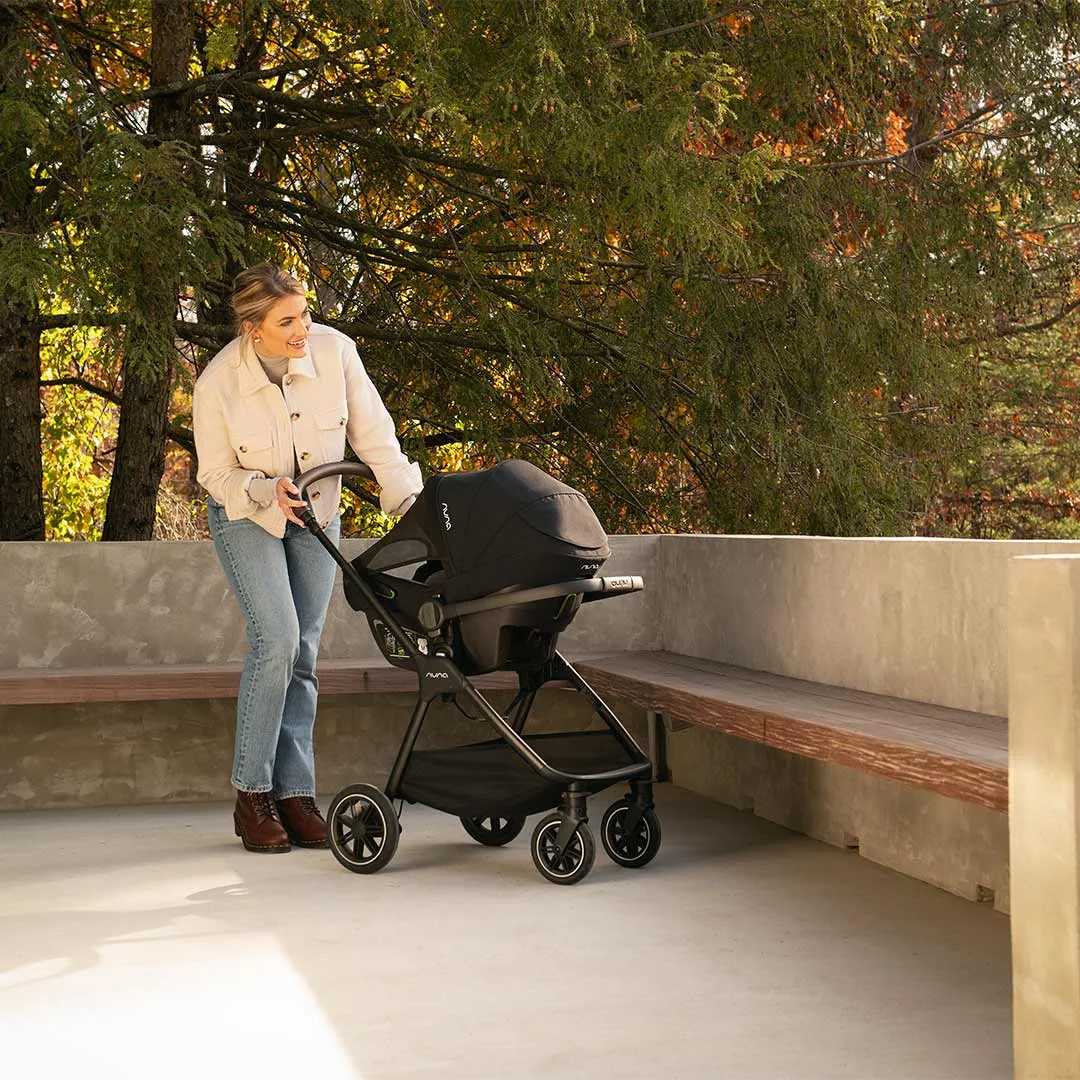 Nuna Triv NEXT   Pipa Next Travel System - Biscotti