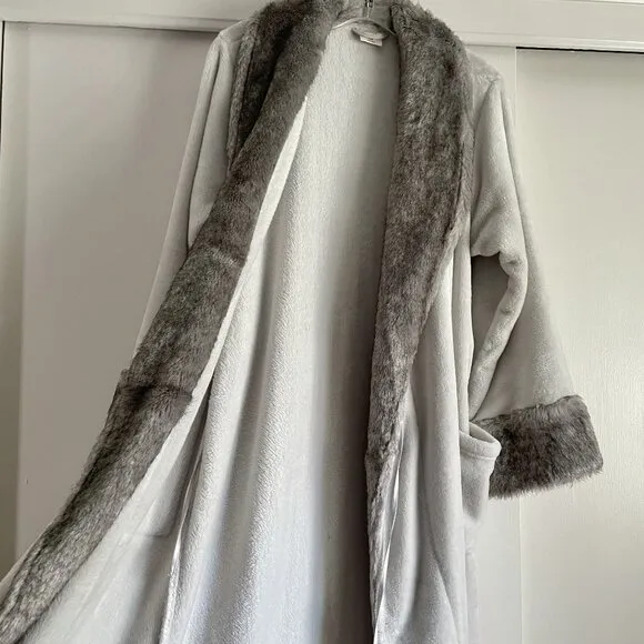NWOT Soma Luxe Faux Fur Plush Full Length Wrap Robe Size S/M Lunar Gray Lounge