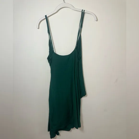 NWT Lovers   Friends Kiera Mini Dress in Emerald Green $128 msrp Size Small
