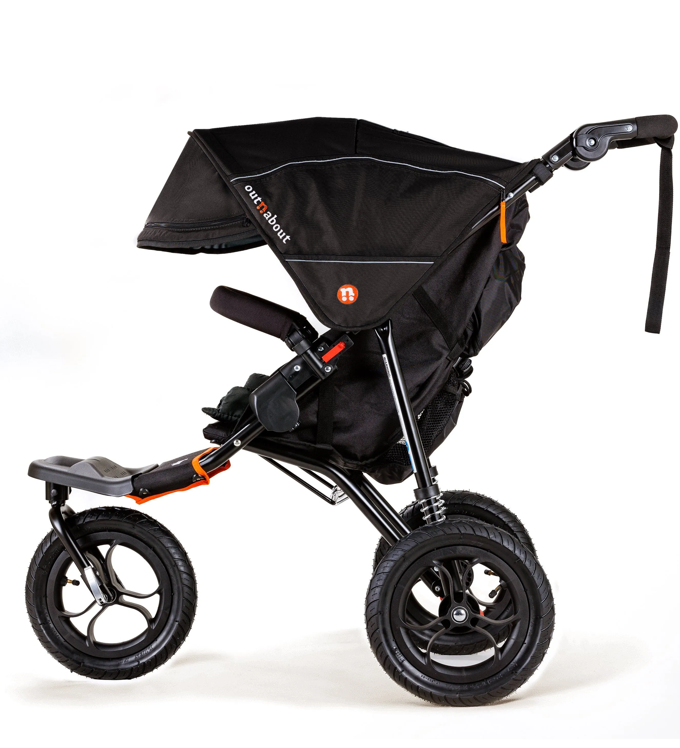 Out n About Nipper Single Essentials Bundle in Summit Black
