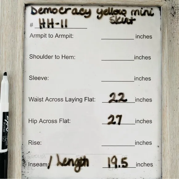 PLUS Democracy NWT “Ab”Solution Mold &amp; Hold Banana Yellow Raw Hem Mini Skirt 22W