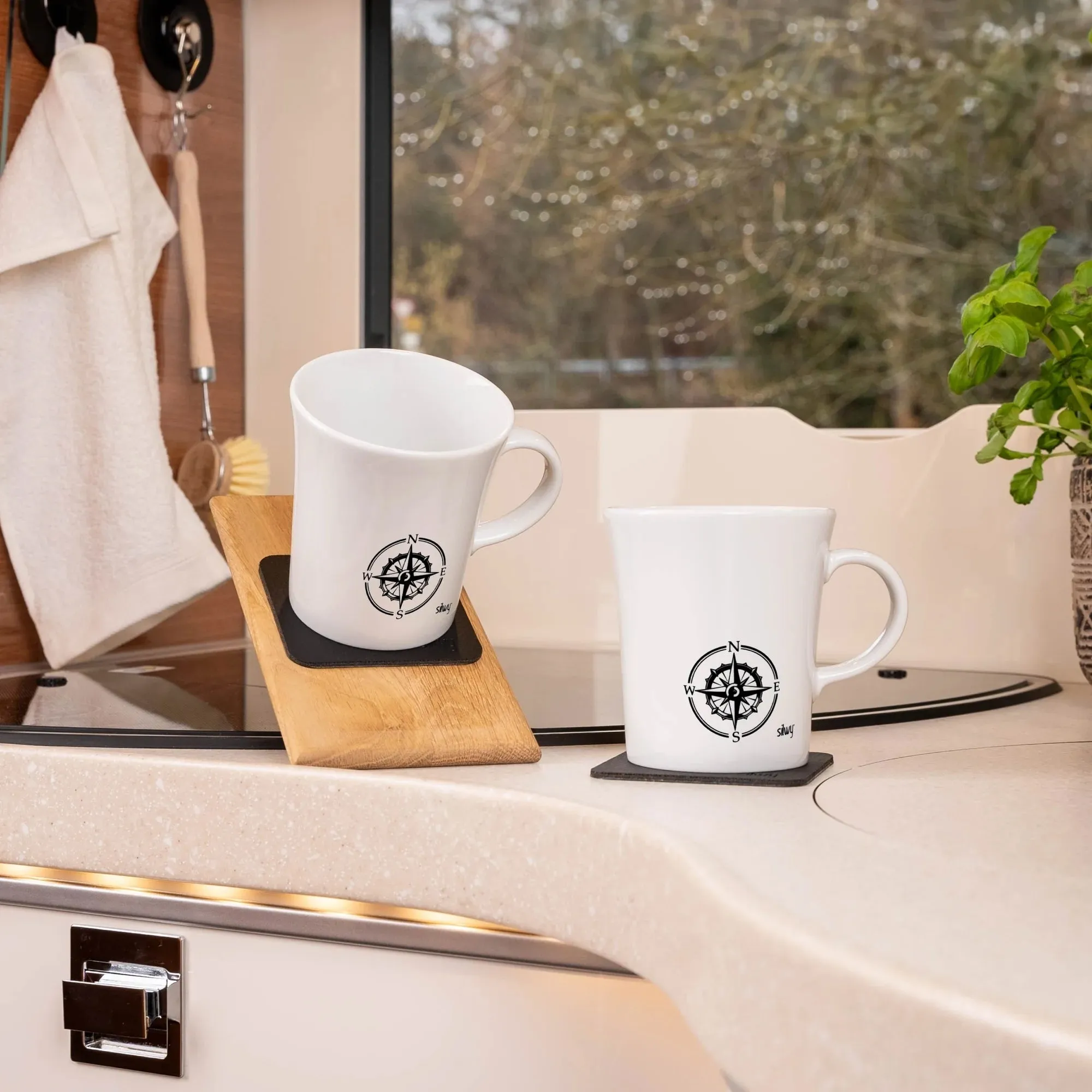 Porcelain Magnetic Handle Cups Travel Lust - Pads in BLACK - by Silwy