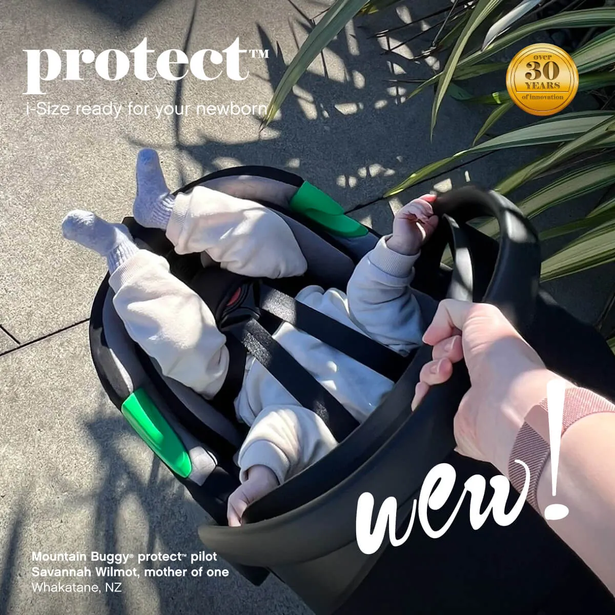 protect™ i-Size infant car seat (2023 ) including isofix base