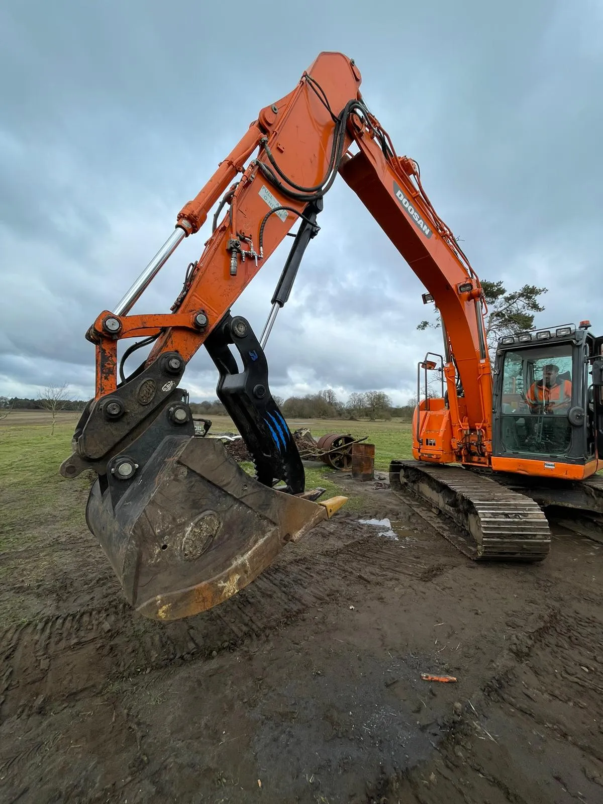Raptor 1450 Hydraulic Excavator Thumb - 12 to 16 tonne