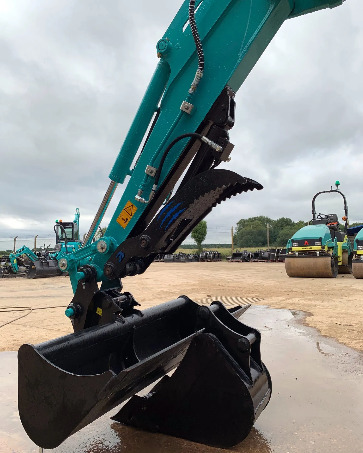 Raptor 800 Hydraulic Excavator Thumb - 2 to 4 tonne