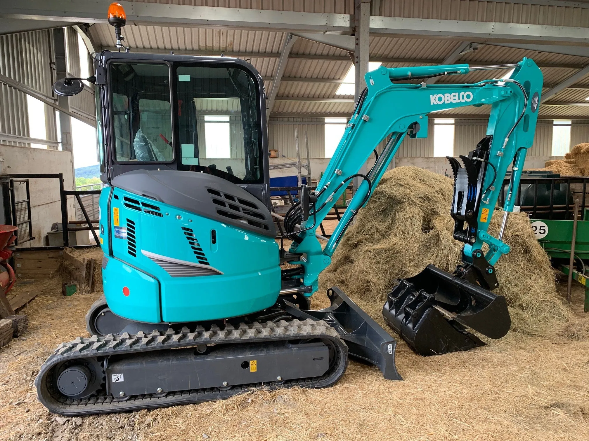 Raptor 800 Hydraulic Excavator Thumb - 2 to 4 tonne