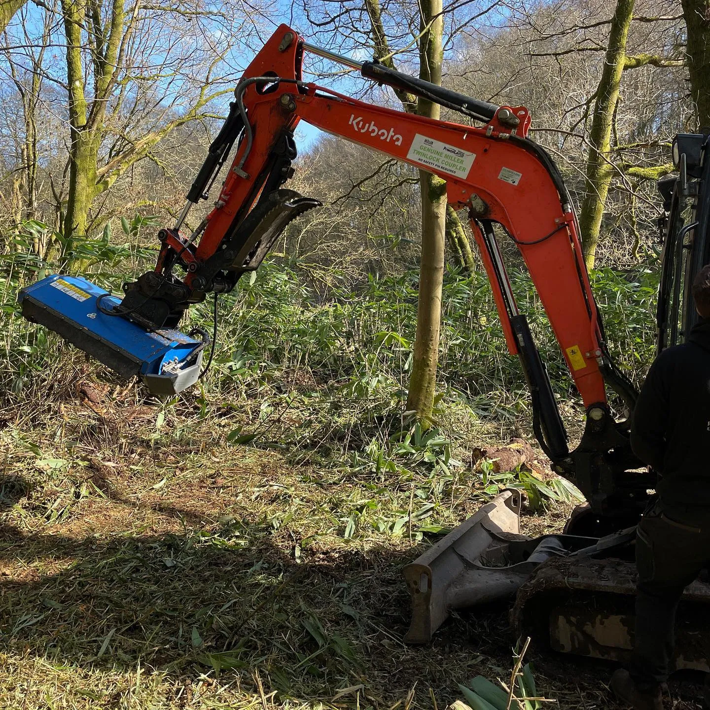 Raptor 900 Hydraulic Excavator Thumb - 4 to 6 tonne