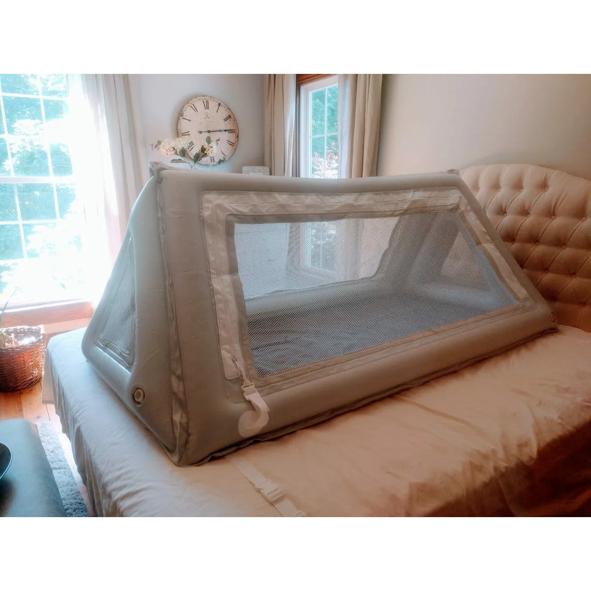 Safe Place Travel Bed Bundle with a Travel bag and an electric Pump