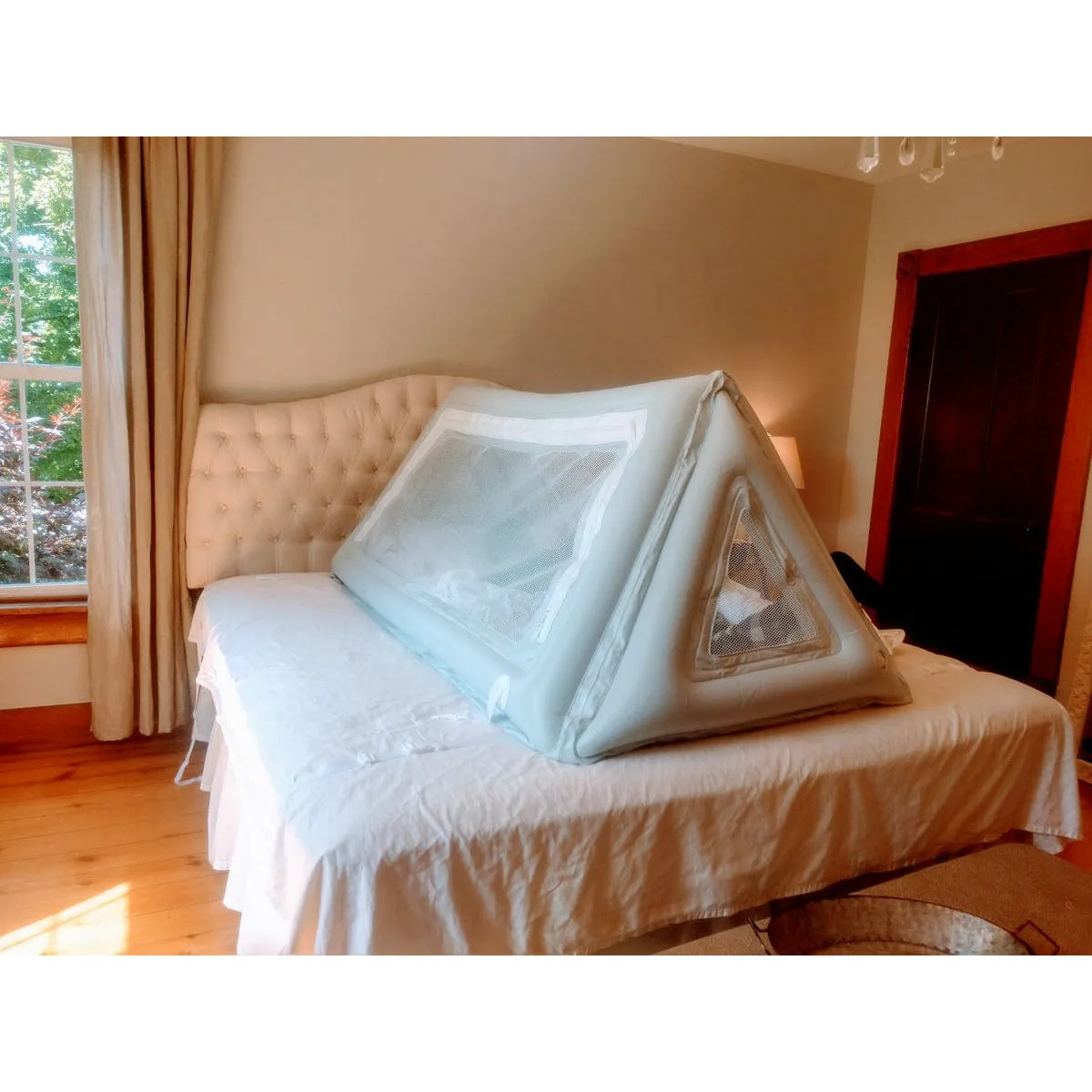 Safe Place Travel Bed Bundle with a Travel bag and an electric Pump