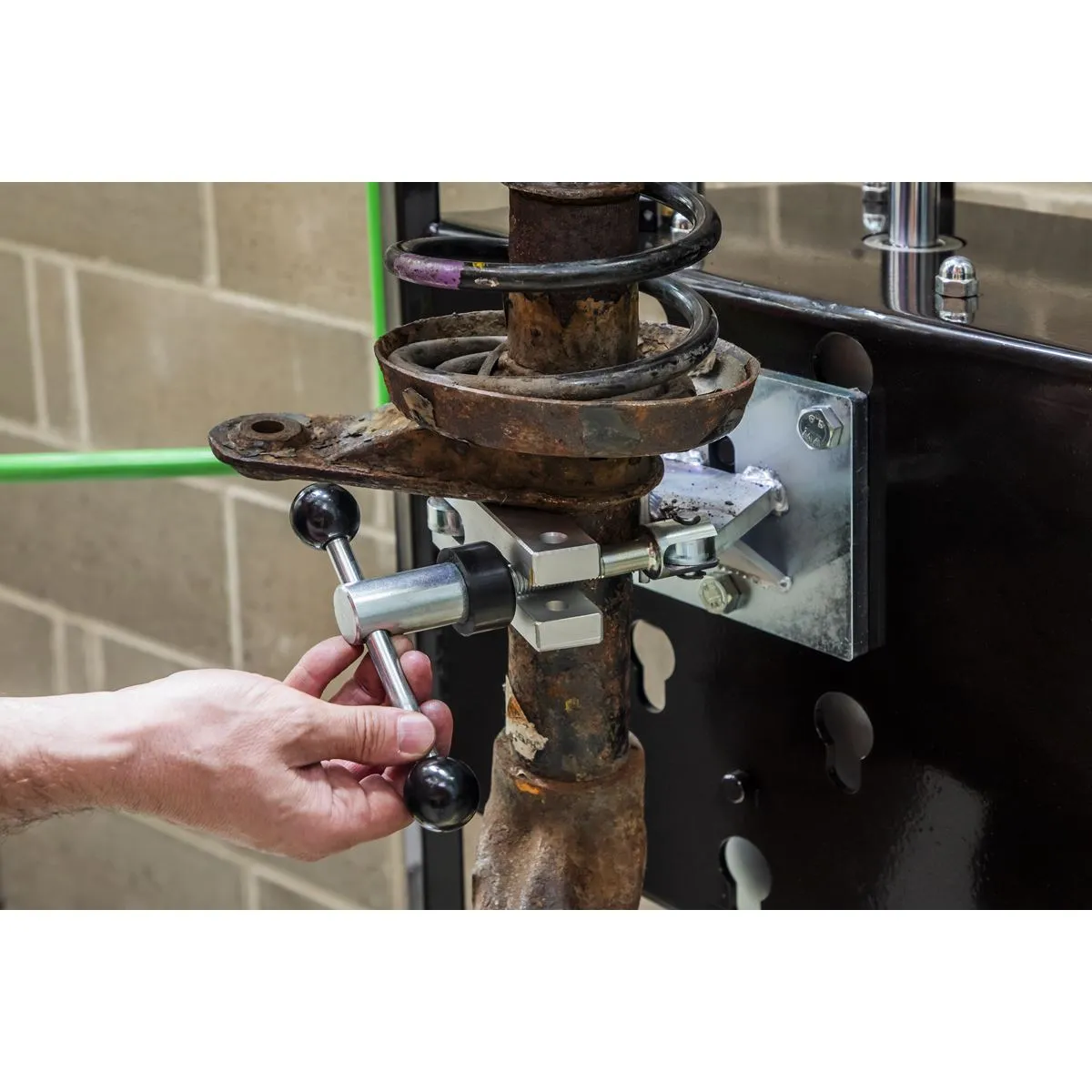 Sealey Air Operated Coil Spring Compressor 3000kg