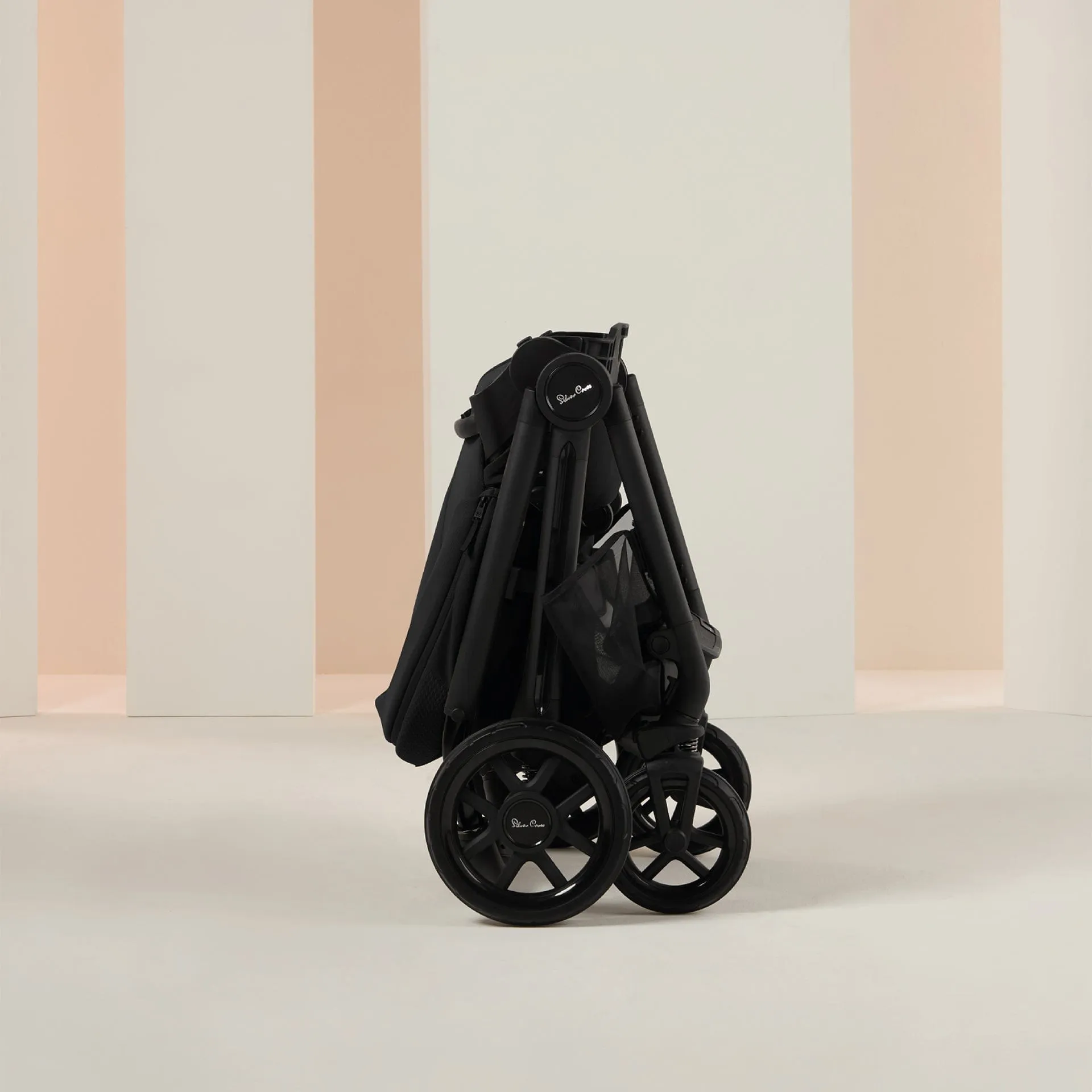 Silver Cross Reef 2 Maxi-Cosi Travel System in Space