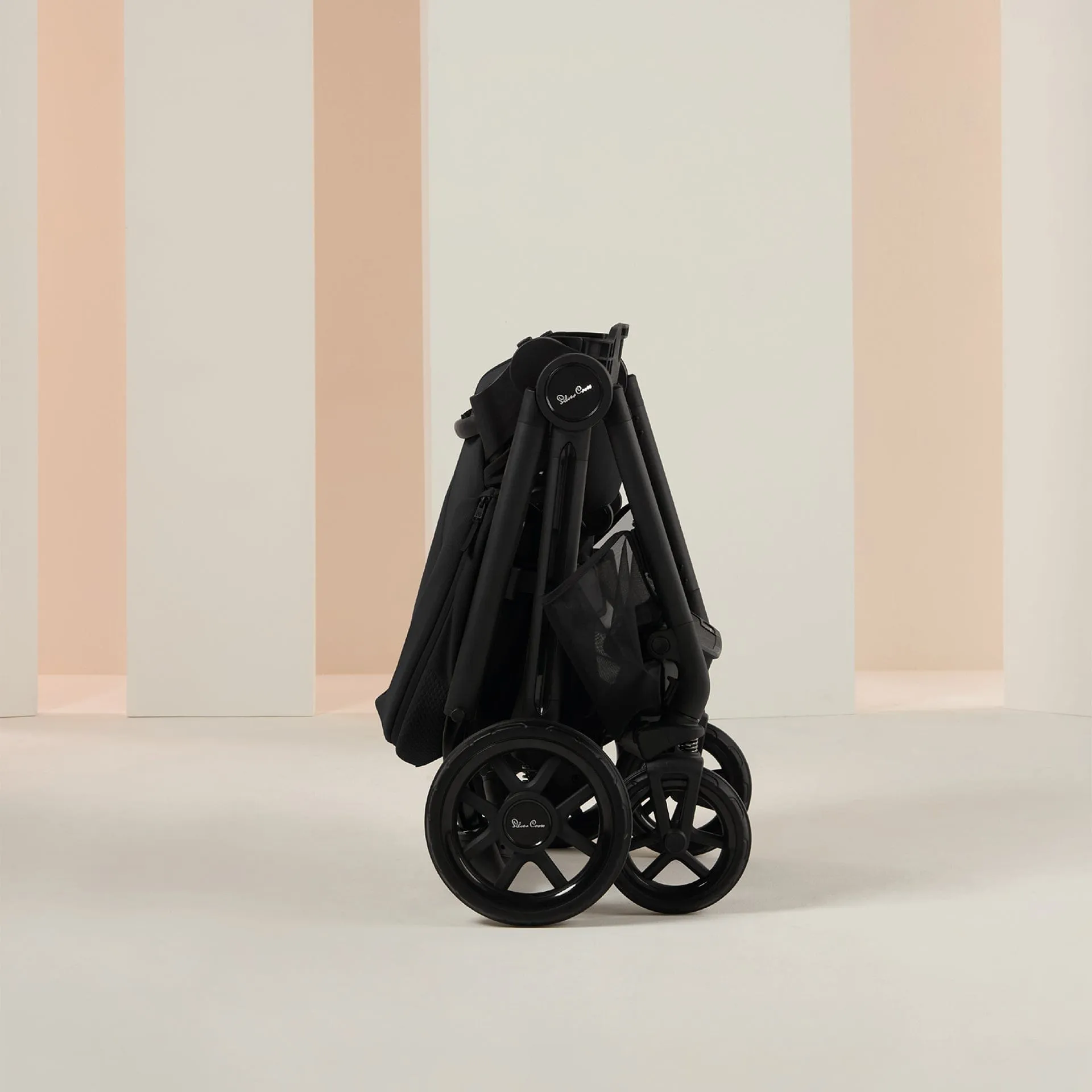 Silver Cross Reef 2 with First Bed Carrycot and Accessory Box - Space