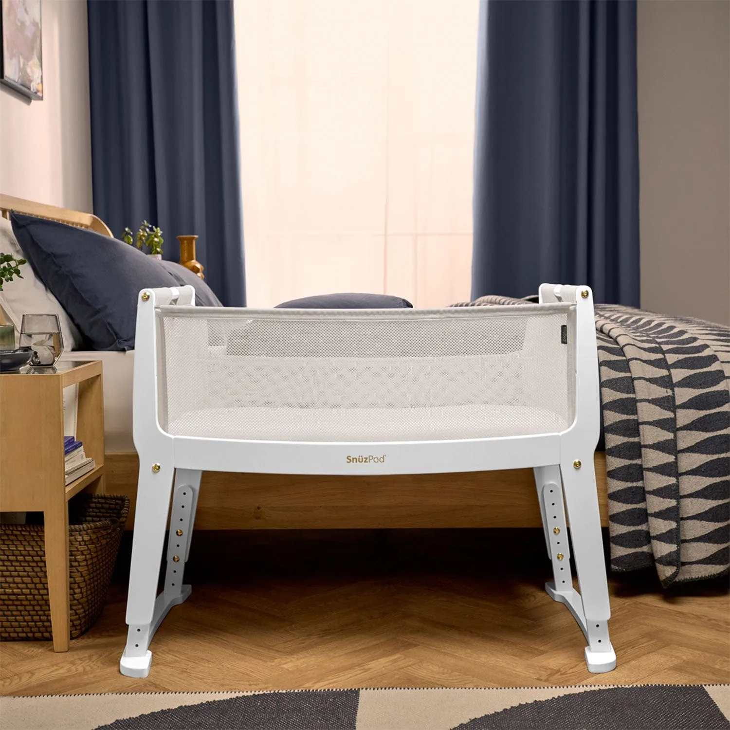 SnuzPod Studio Bedside Crib in Paris White