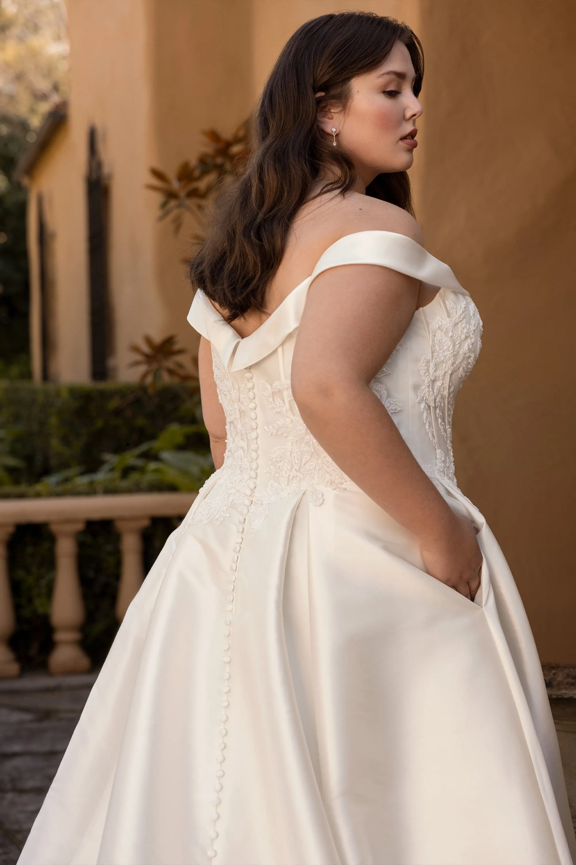 Sophia Tolli: Y3143FI - Erika