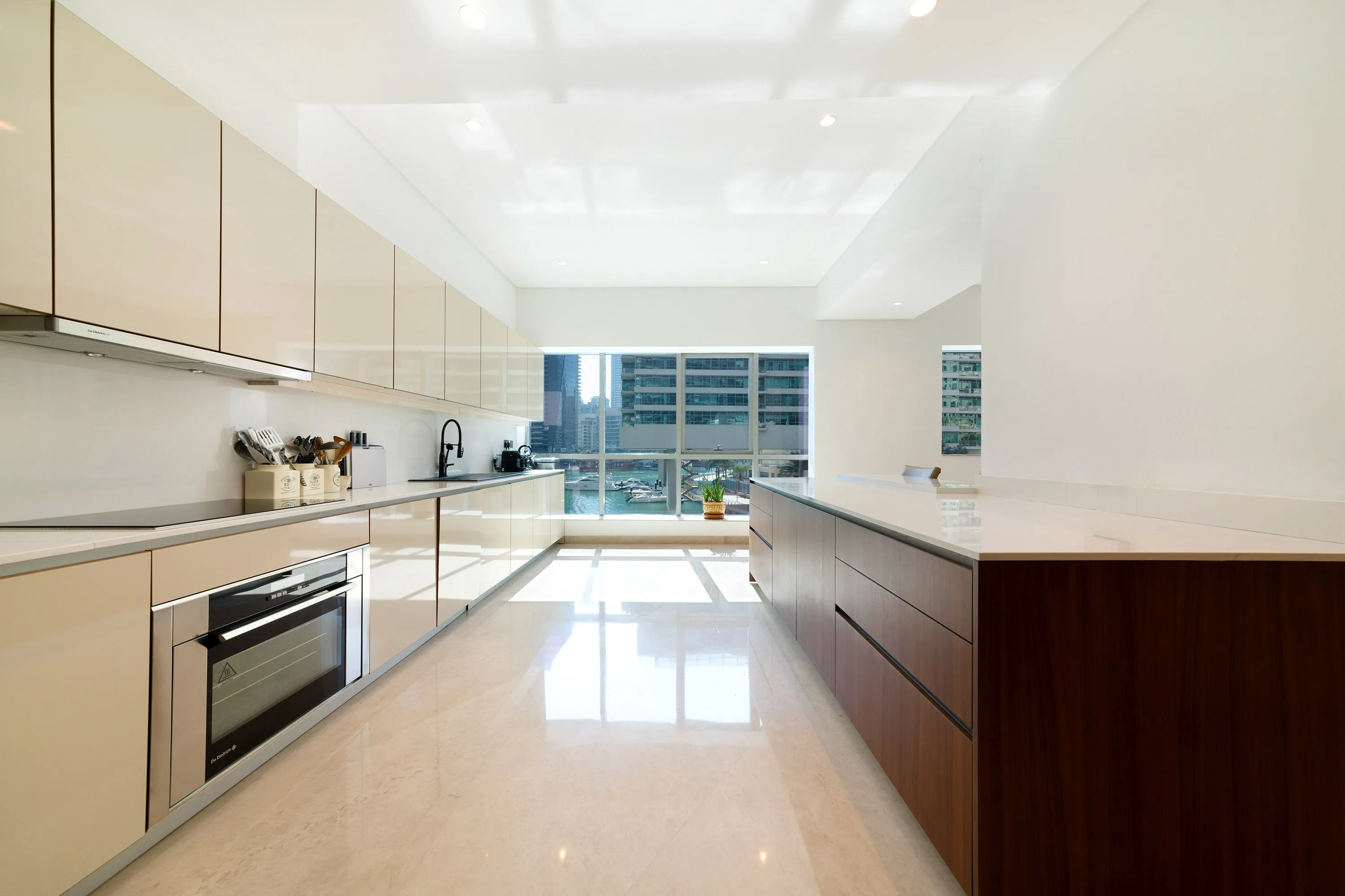Stunning 3-Floor Villa w/ Kids Room & Rooftop Terrace over Dubai Marina