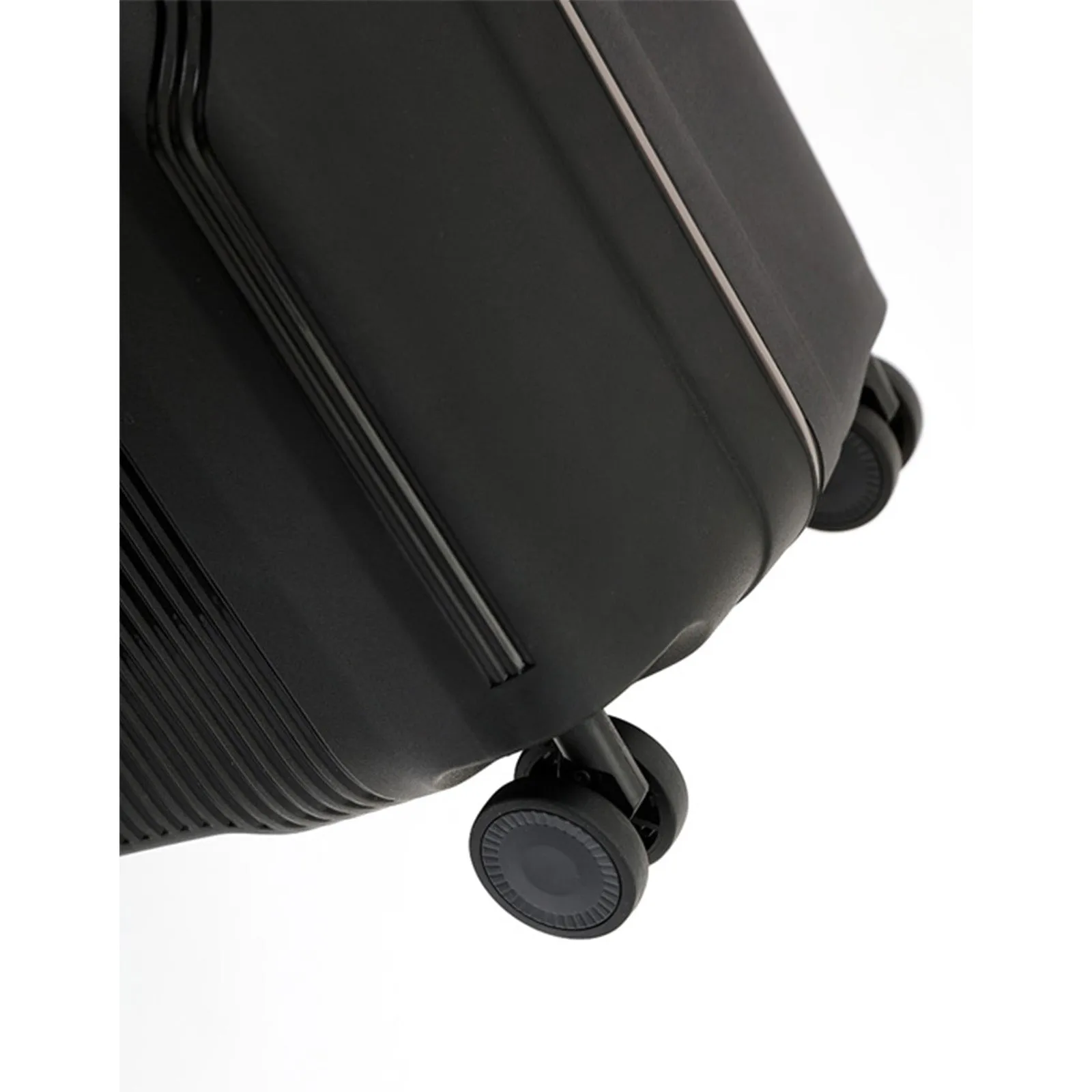 Tosca Knox 4 Wheel 66cm Medium Suitcase Black