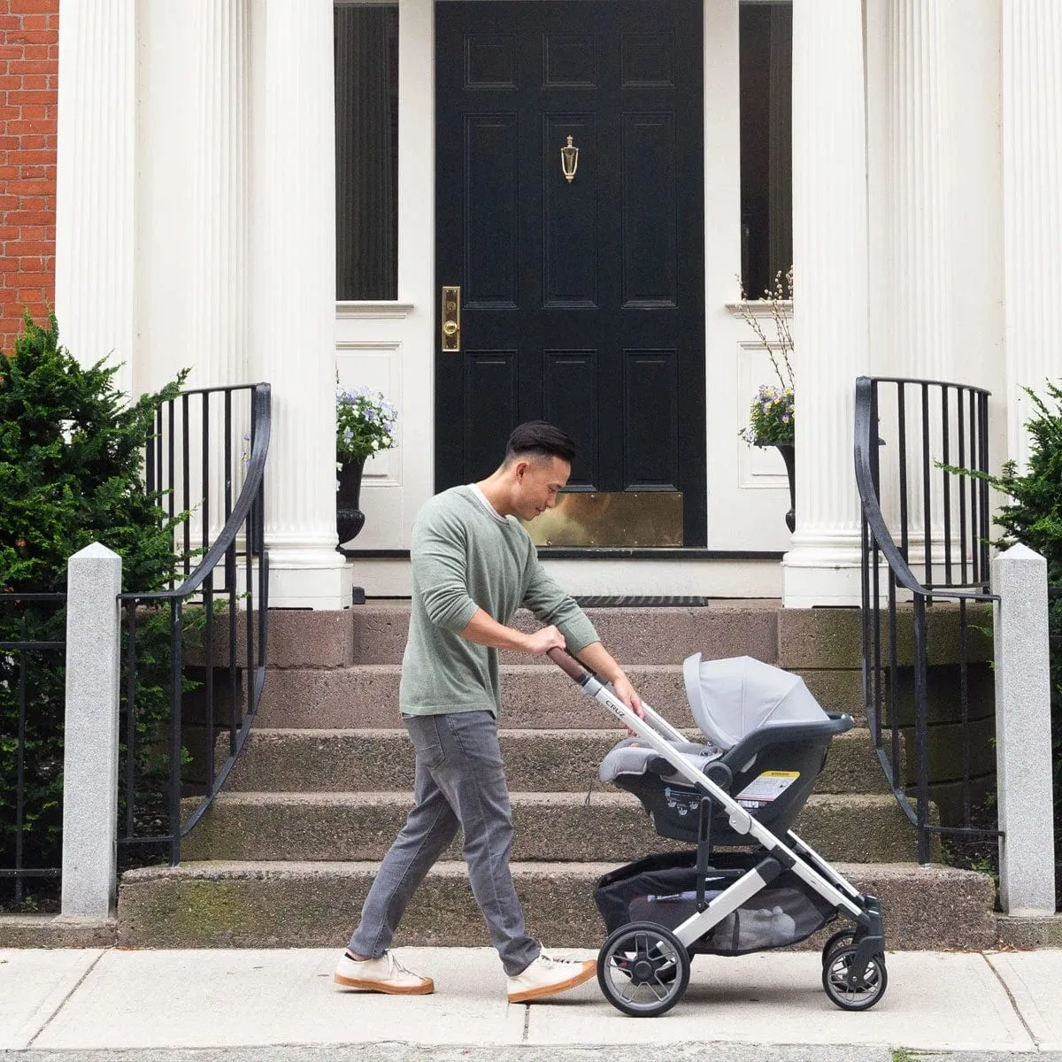 UPPAbaby Mesa V2 Infant Car Seat - Greyson