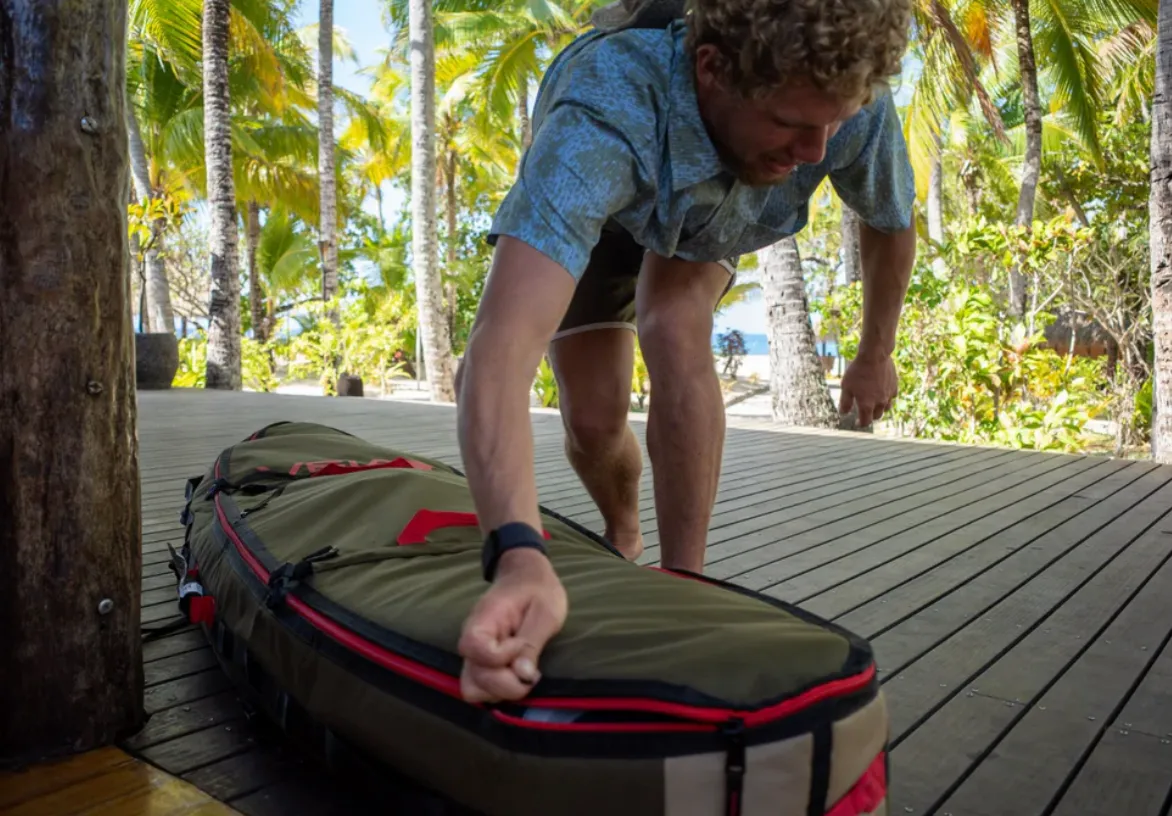 VEIA    2/3  JOHN JOHN FLORENCE CONVERTIBLE TRAVEL BAG