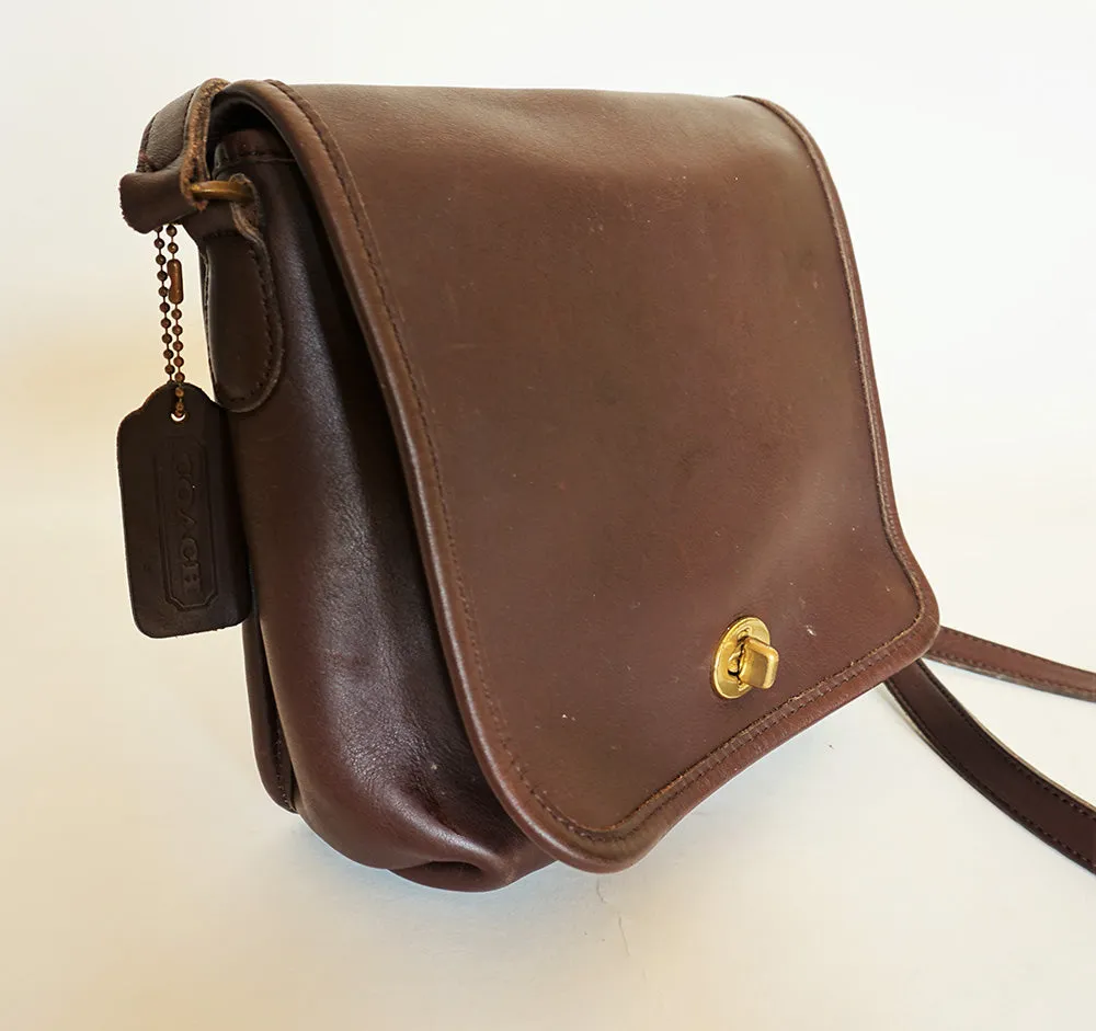 Vintage COACH Cross Body Classic Saddle Bag Purse