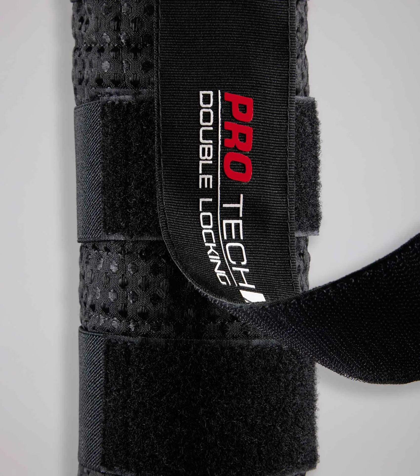 Waffle Quilted Double Locking Tail Guard Black