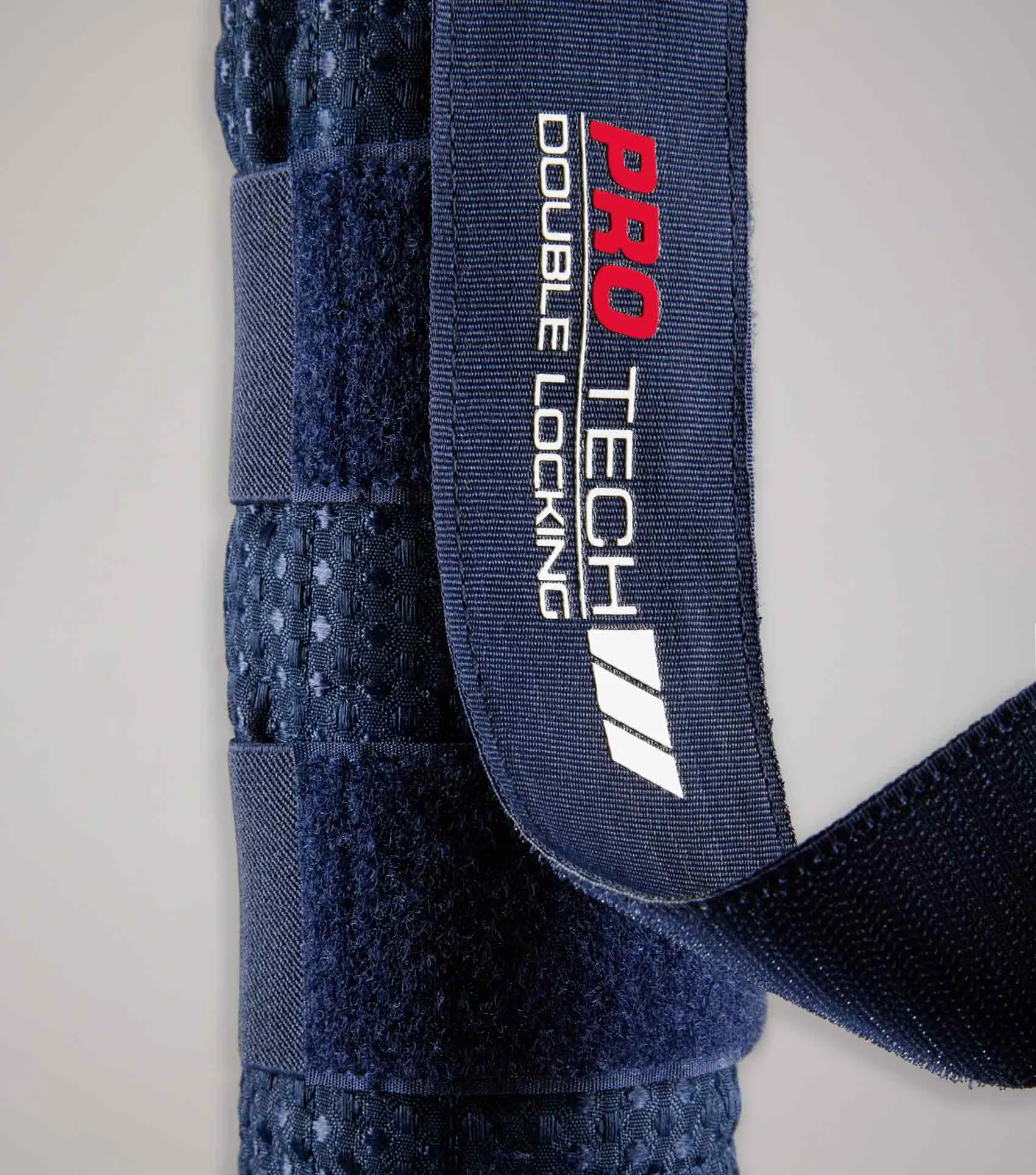 Waffle Quilted Double Locking Tail Guard Navy