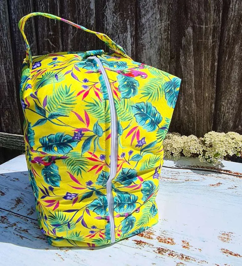 Waterproof Pod Wet Bags – Perfect for Swimming Lessons, Messy Clothes, and Reusable Nappies!